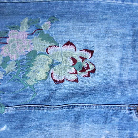Mini jeans skirt flower embroidered by Armor Jeans-size 9/10 - Picture 3 of 5